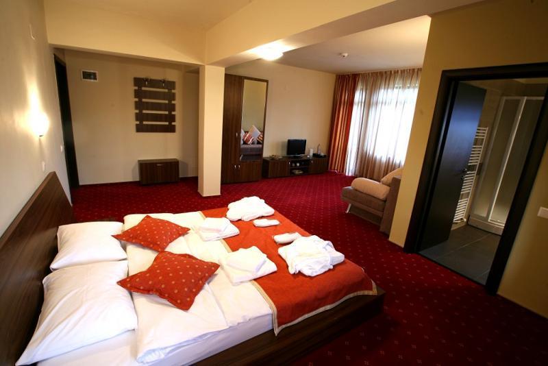 Maya House Hotel Predeál Kültér fotó