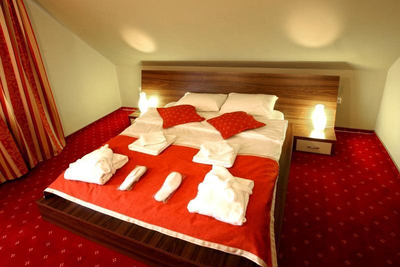 Maya House Hotel Predeál Kültér fotó