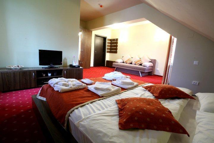 Maya House Hotel Predeál Kültér fotó